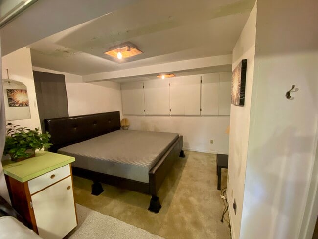 1869 Hawthorne Ave in Reedsport, OR - Building Photo - Building Photo