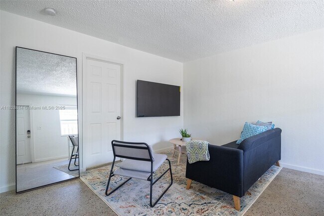 605 SW 14th Terrace in Fort Lauderdale, FL - Building Photo - Building Photo