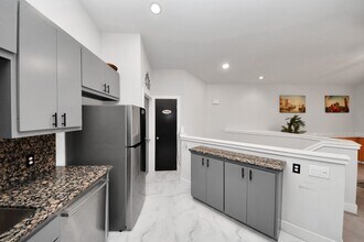 9715 Riddlewood Ln in Houston, TX - Building Photo - Building Photo