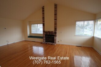 1439 Morning Glory Dr in Petaluma, CA - Building Photo - Building Photo