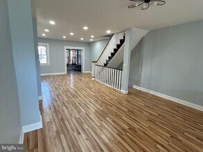 5718 Florence Ave in Philadelphia, PA - Building Photo - Building Photo