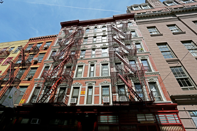 152 Baxter St in New York, NY - Foto de edificio - Building Photo