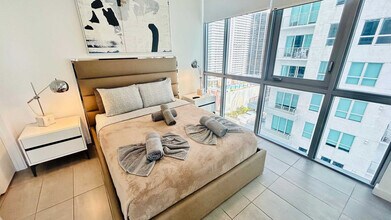 227 NE 2nd St in Miami, FL - Building Photo - Building Photo