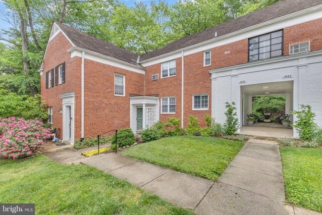 property at 1618 Fitzgerald Ln