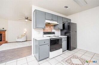 1306 Elke Cir in Copperas Cove, TX - Foto de edificio - Building Photo