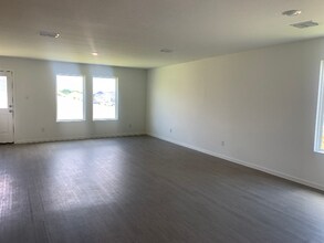 4000 Drifters Bnd Dr in Crowley, TX - Building Photo - Building Photo