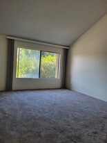849 E Victoria St, Unit 302 in Carson, CA - Building Photo