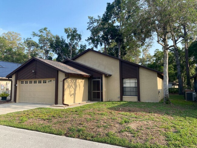 1020 NE 30th Ave in Ocala, FL - Building Photo - Building Photo