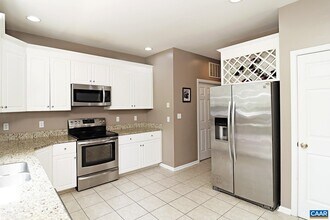 2371 N Chesterfield Ct in Charlottesville, VA - Building Photo - Building Photo