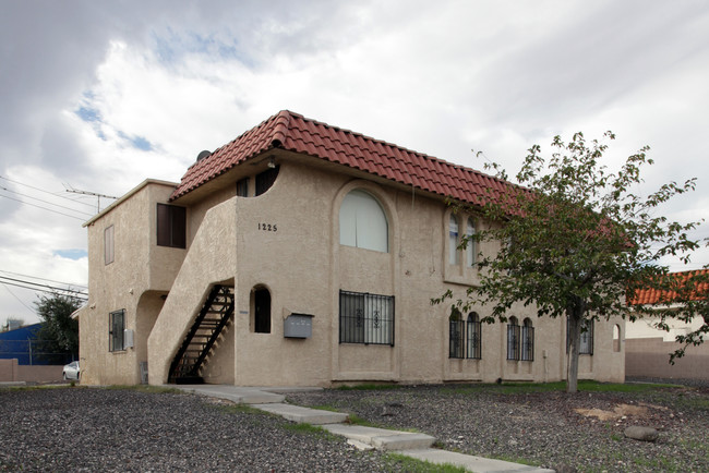 1225 Elizabeth Ave in Las Vegas, NV - Building Photo - Building Photo