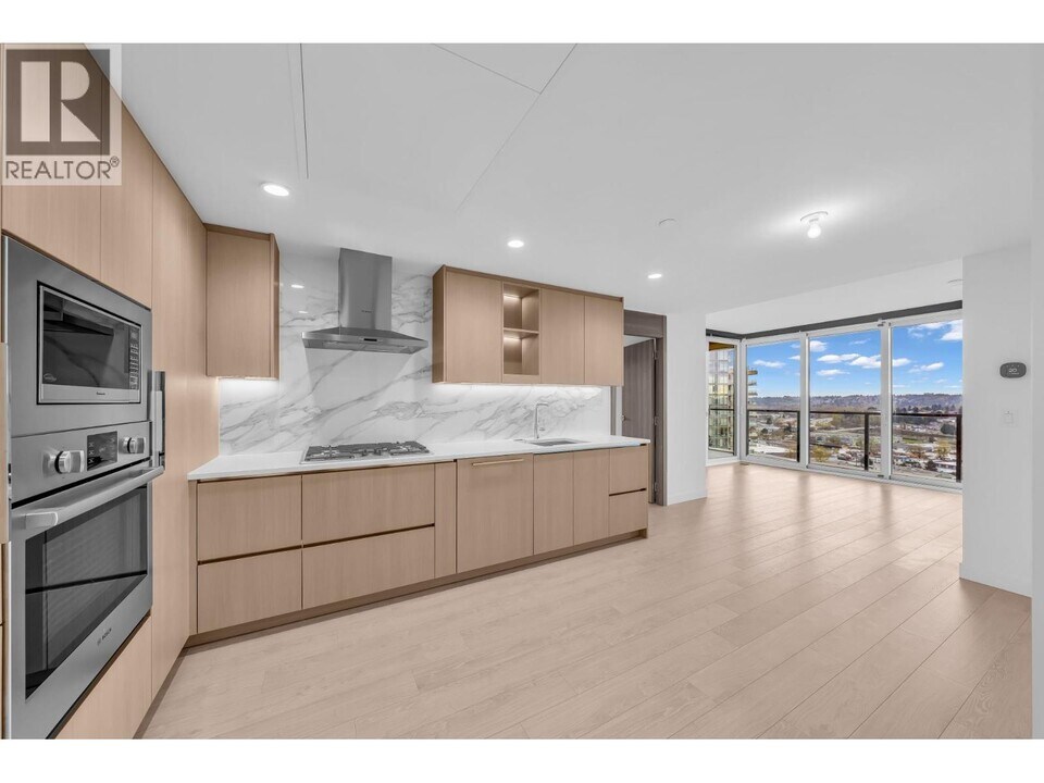 4890 Lougheed Hwy. in Burnaby, BC - Building Photo