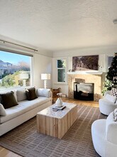 8018 28th Ave NW in Seattle, WA - Foto de edificio - Building Photo