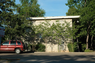Bella Vineyards in Denton, TX - Building Photo
