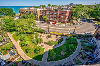 7748 N Sheridan Rd in Chicago, IL - Building Photo - Building Photo