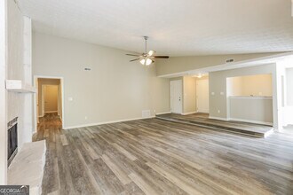 299 Park Ridge Ct in Riverdale, GA - Building Photo - Building Photo