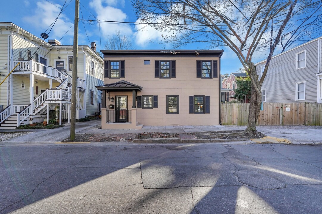 109 W 34th St in Savannah, GA - Building Photo