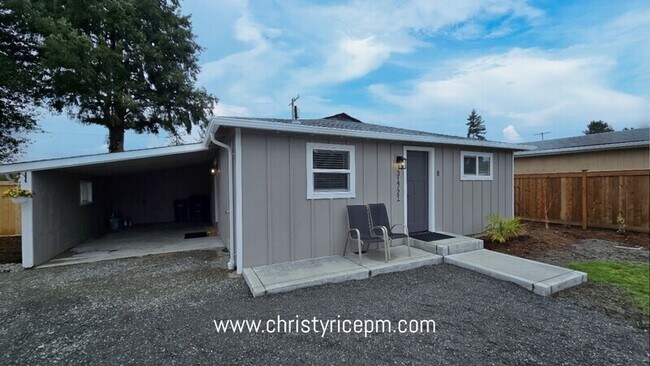 31721 W Commercial St in Carnation, WA - Building Photo - Building Photo