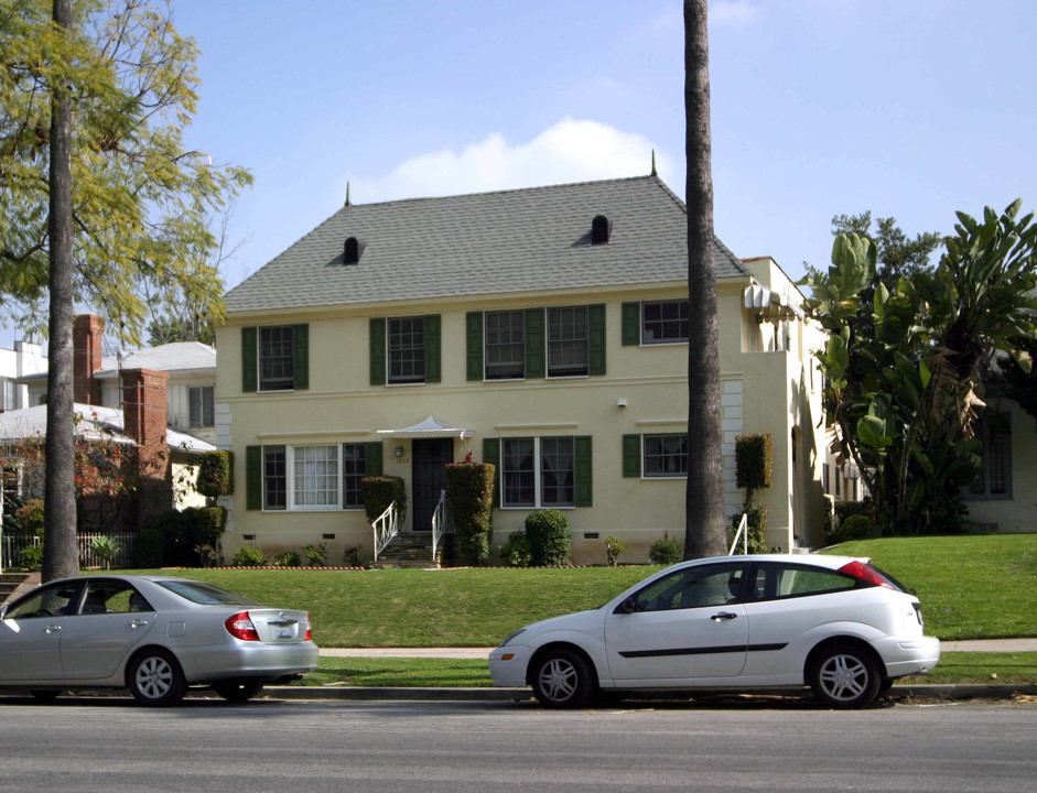 1200 S Westmoreland Ave in Los Angeles, CA - Building Photo