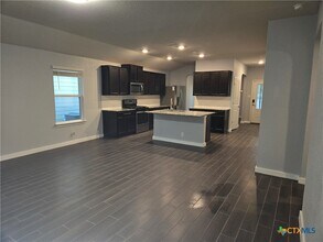 9658 Holly Patch in San Antonio, TX - Building Photo - Building Photo