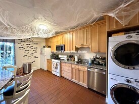 5 Sachem St, Unit 2 in Boston, MA - Building Photo