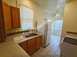 827 E Helen St in Tucson, AZ - Building Photo - Building Photo