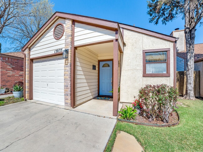 13035 Brook Garden Ln in San Antonio, TX - Foto de edificio - Building Photo