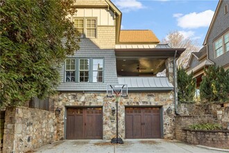 2125 Cooper Lake Dr SE in Smyrna, GA - Building Photo - Building Photo