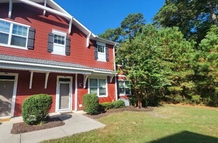 2462 Leytonstone Dr in Chesapeake, VA - Building Photo