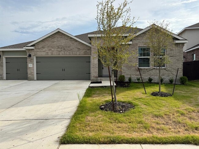 property at 1821 Boggy Crk Rnch Rd