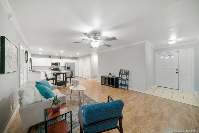 6519 Spring Manor St in San Antonio, TX - Building Photo - Building Photo