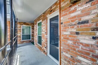 8401 N New Braunfels Ave, Unit 223 in San Antonio, TX - Building Photo - Building Photo