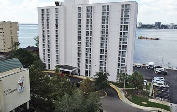 1400 Le Baron Ave in Jacksonville, FL - Building Photo - Building Photo