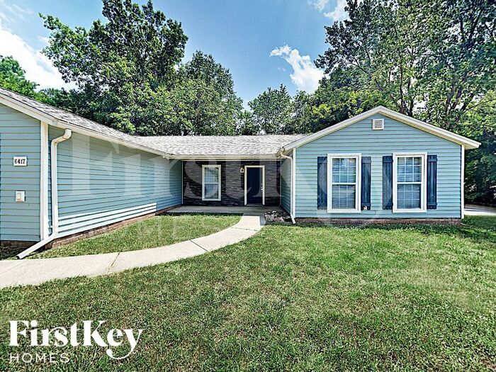 6417 Pineburr Ct, Unit B-302 in Charlotte, NC - Foto de edificio