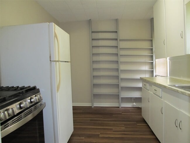 property at 603 Coryell St