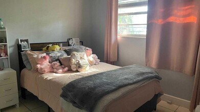 626 SW 14th Ave, Unit 205 in Fort Lauderdale, FL - Foto de edificio - Building Photo