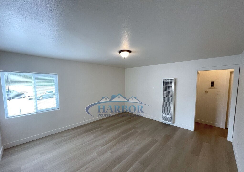 846 1/2-842 W Sepulveda St in Los Angeles, CA - Building Photo