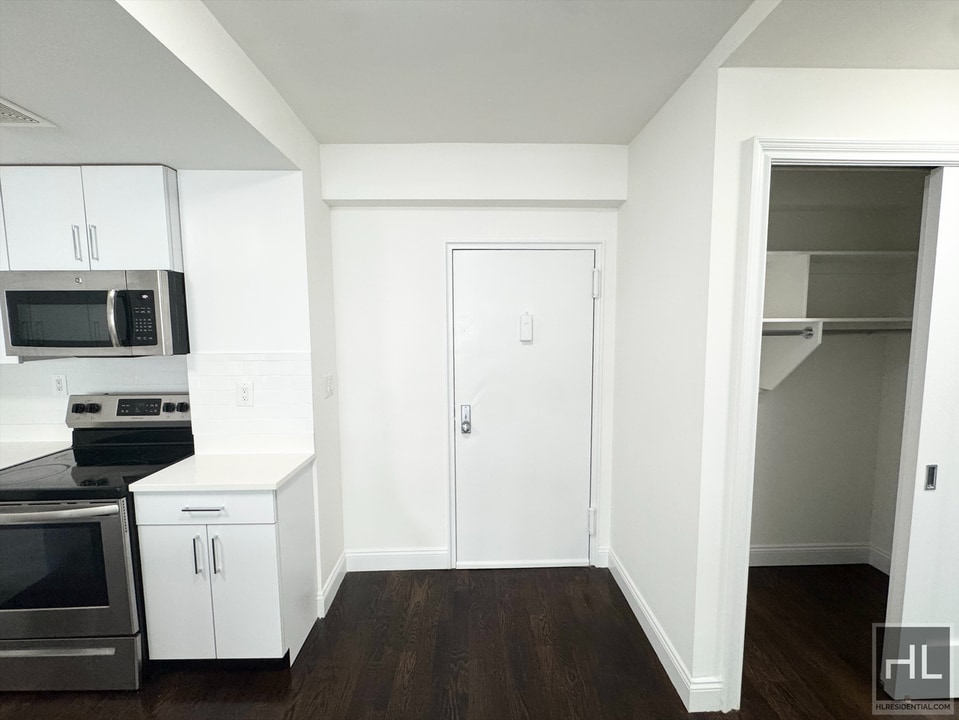 EAST 69 STREET in New York, NY - Building Photo