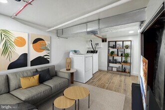 109 W Thompson St in Philadelphia, PA - Building Photo - Building Photo