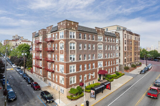 Highland Court in West New York, NJ - Foto de edificio - Primary Photo