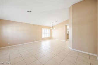 15015 Savannah Dr in Naples, FL - Building Photo - Building Photo