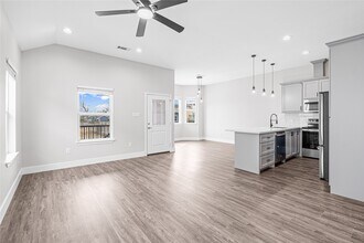 3821 Easy St in Houston, TX - Building Photo - Building Photo