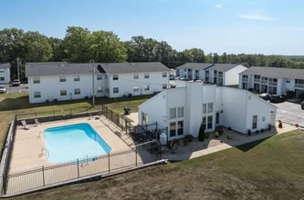 472 Cedarview Ct in Hillsboro, MO - Building Photo - Building Photo