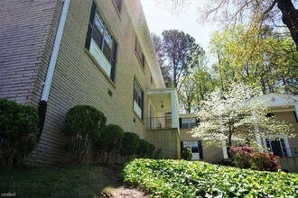 915 Woodland Trail in Smyrna, GA - Building Photo - Building Photo