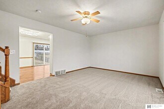 11617 S 205th St in Gretna, NE - Foto de edificio - Building Photo