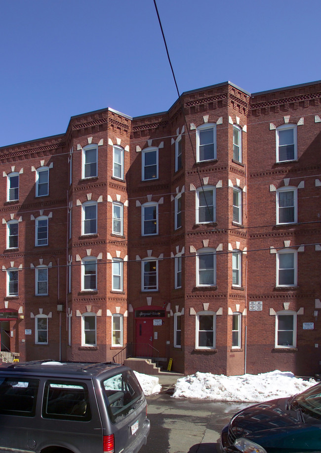 152 West St in Holyoke, MA - Foto de edificio - Building Photo