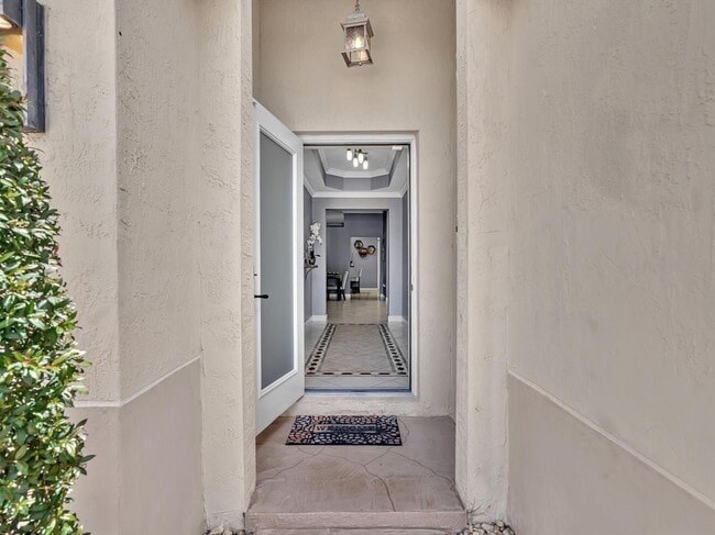 14304 S Royal Cove Cir in Davie, FL - Building Photo - Building Photo