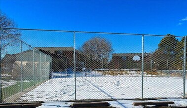 5995 W Hampden Ave in Denver, CO - Foto de edificio - Building Photo