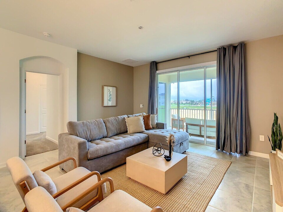 9335 Sommerset Hills Dr in Davenport, FL - Building Photo