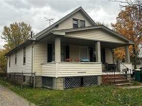 5159 Charles St in Maple Heights, OH - Building Photo - Building Photo