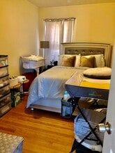 2357 N Kenneth Ave, Unit 21 in Chicago, IL - Building Photo - Building Photo